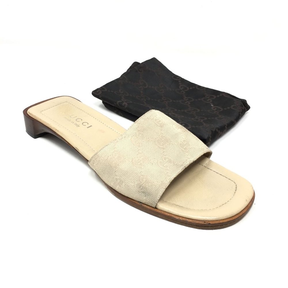 Gucci GG Monogram Flip Flops Shoes Size 37/7 Beige